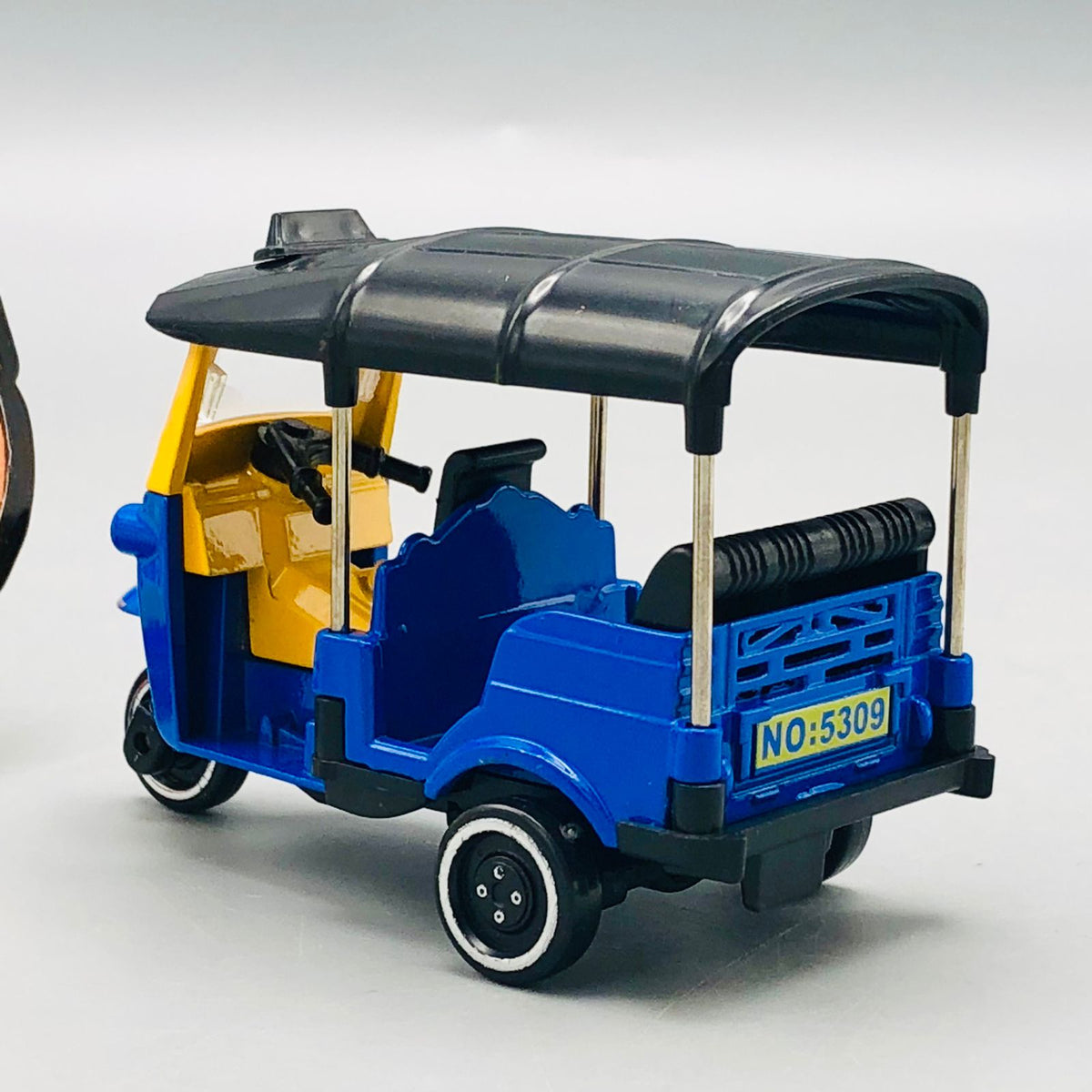 1:43 Diecast Mini Auto Rickshaw Model