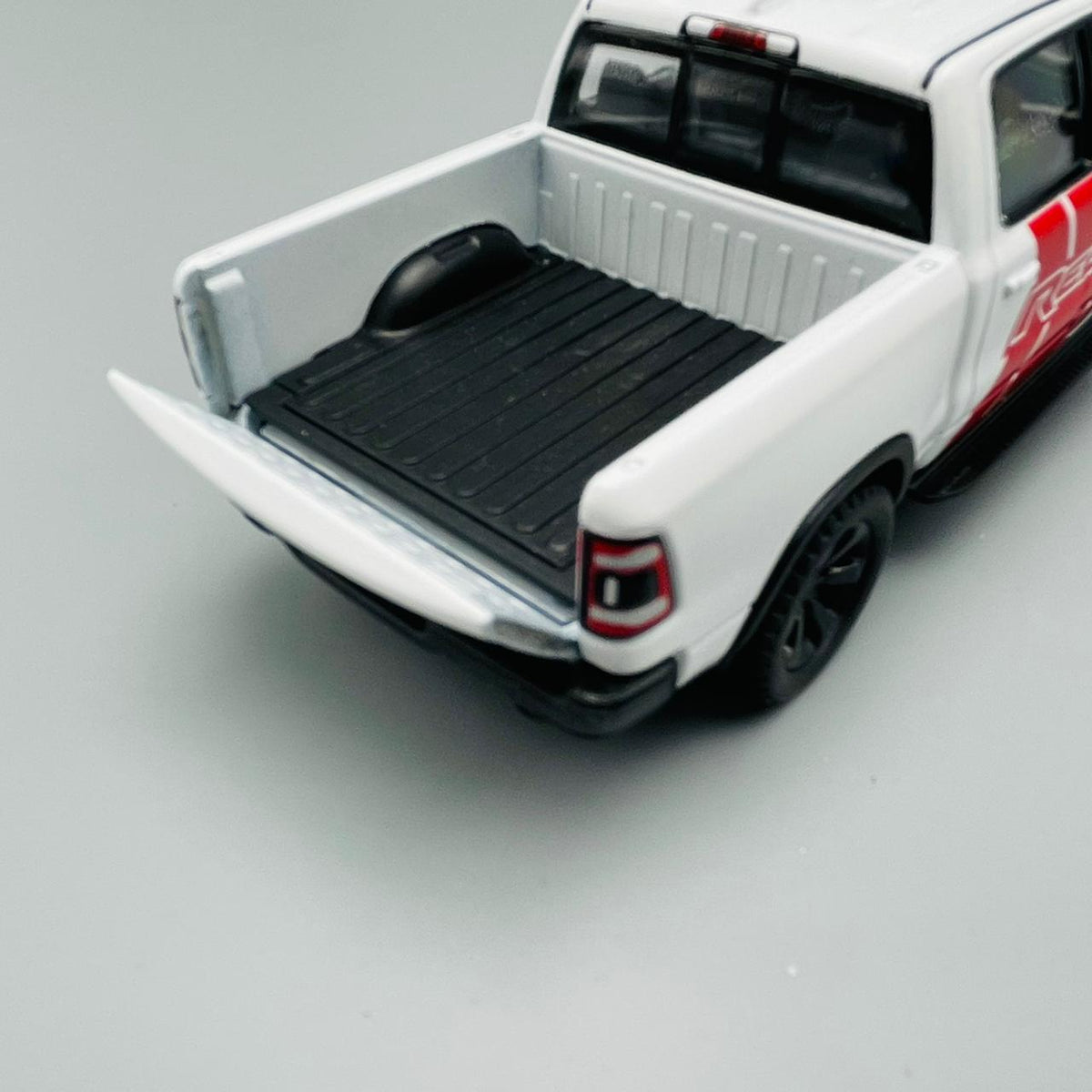 Kinsmart Metal Body Dodge RAM 1500 - Printed