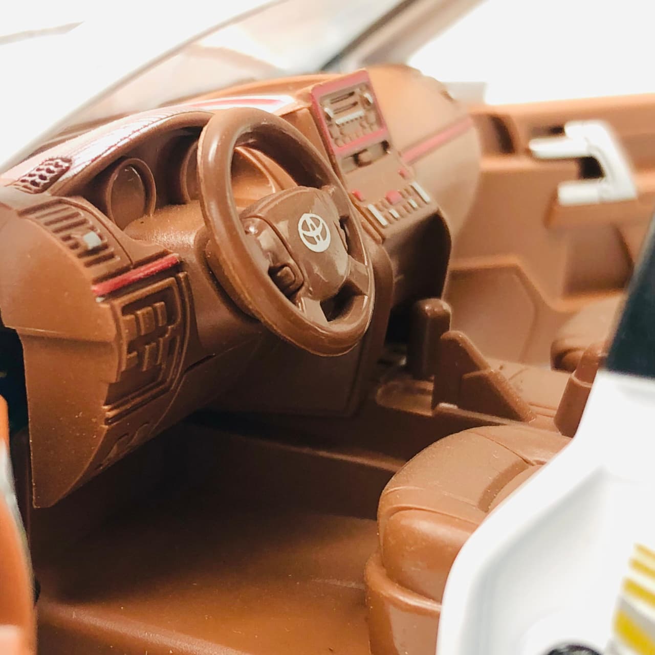 1:24 Diecast Land Cruiser Prado Model Car - Minor Fault