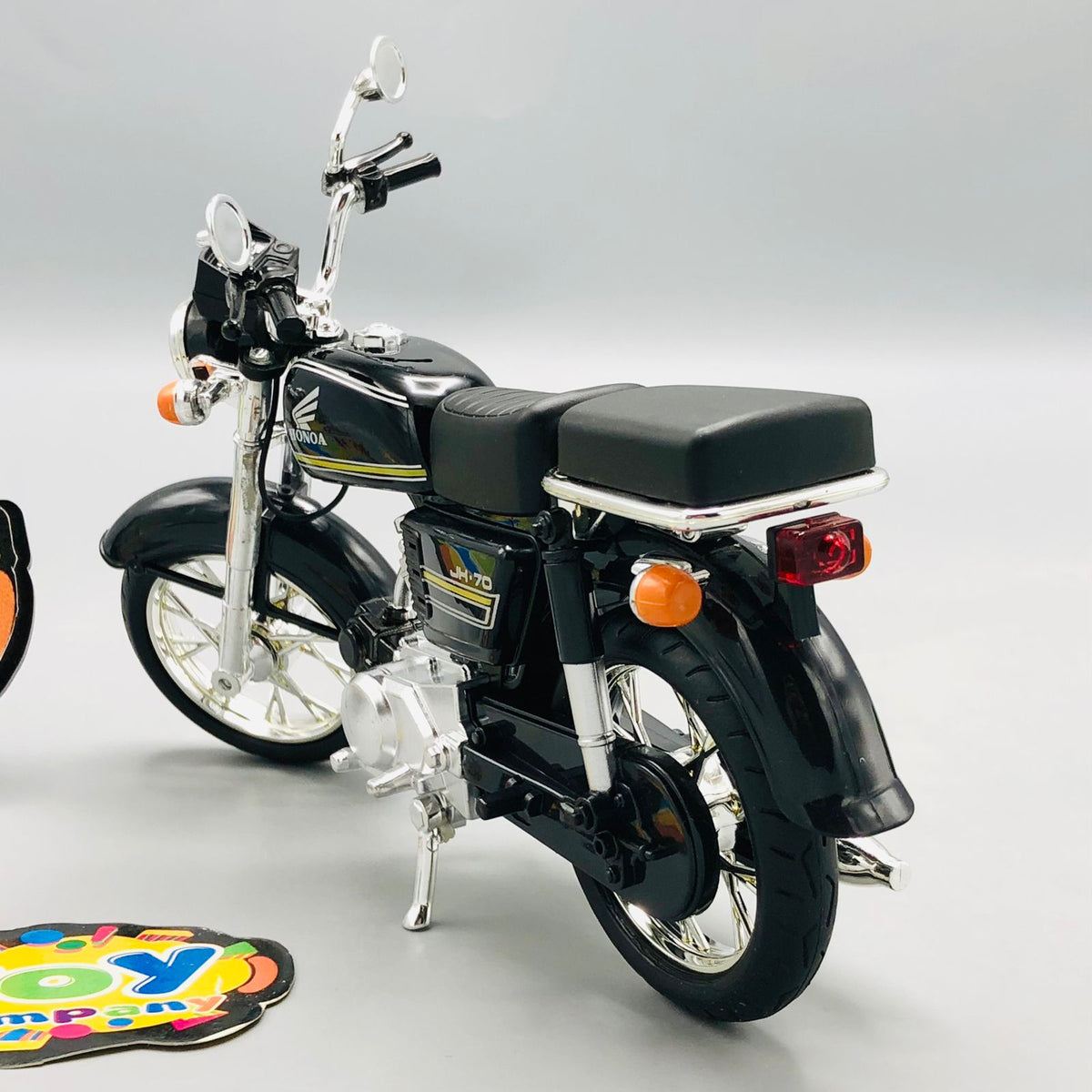 1:12 Classic Diecast Honda 70 Model Bike - Minor Fault