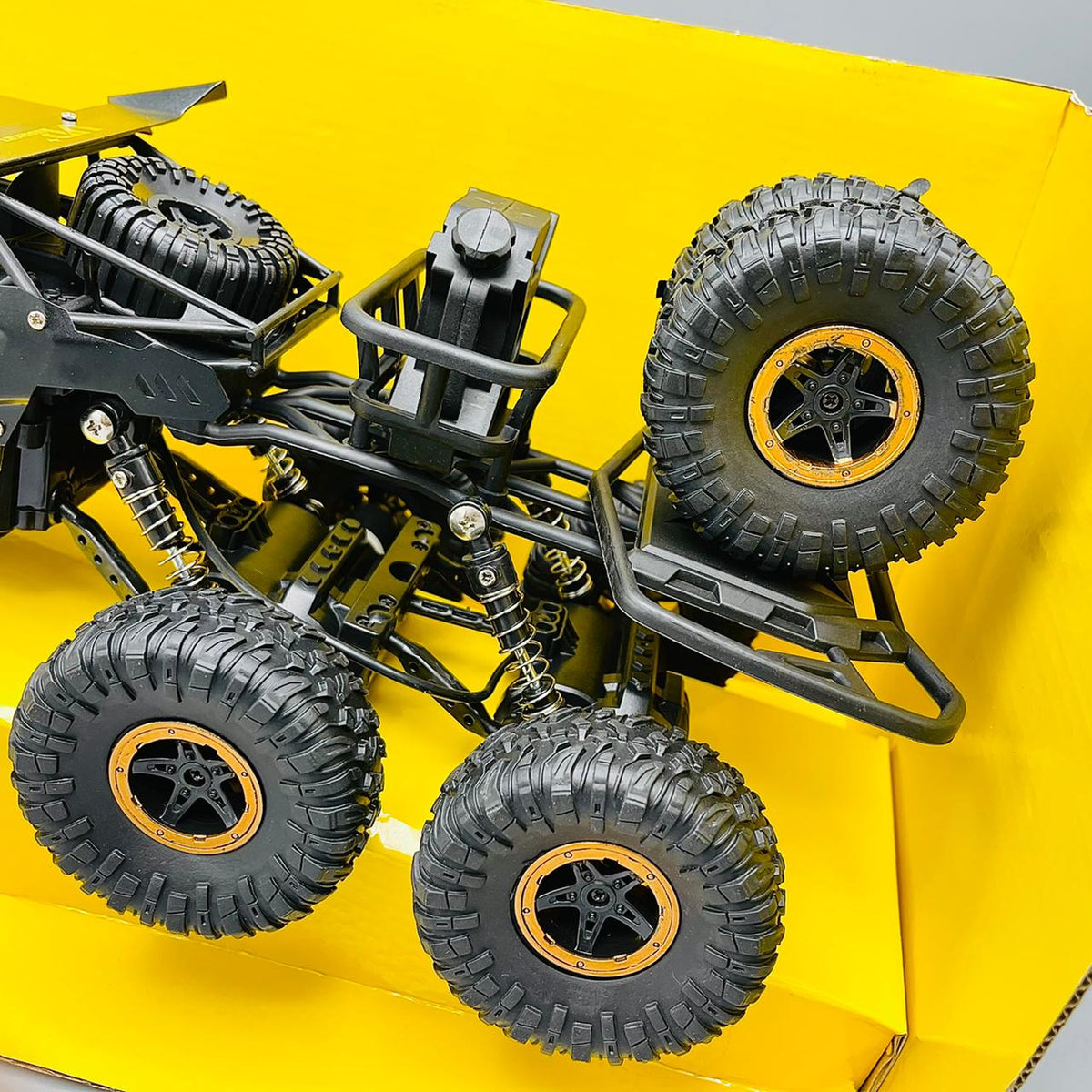 2.4 GHZ RC Metal Body Rock Crawler - 1:10 Scale