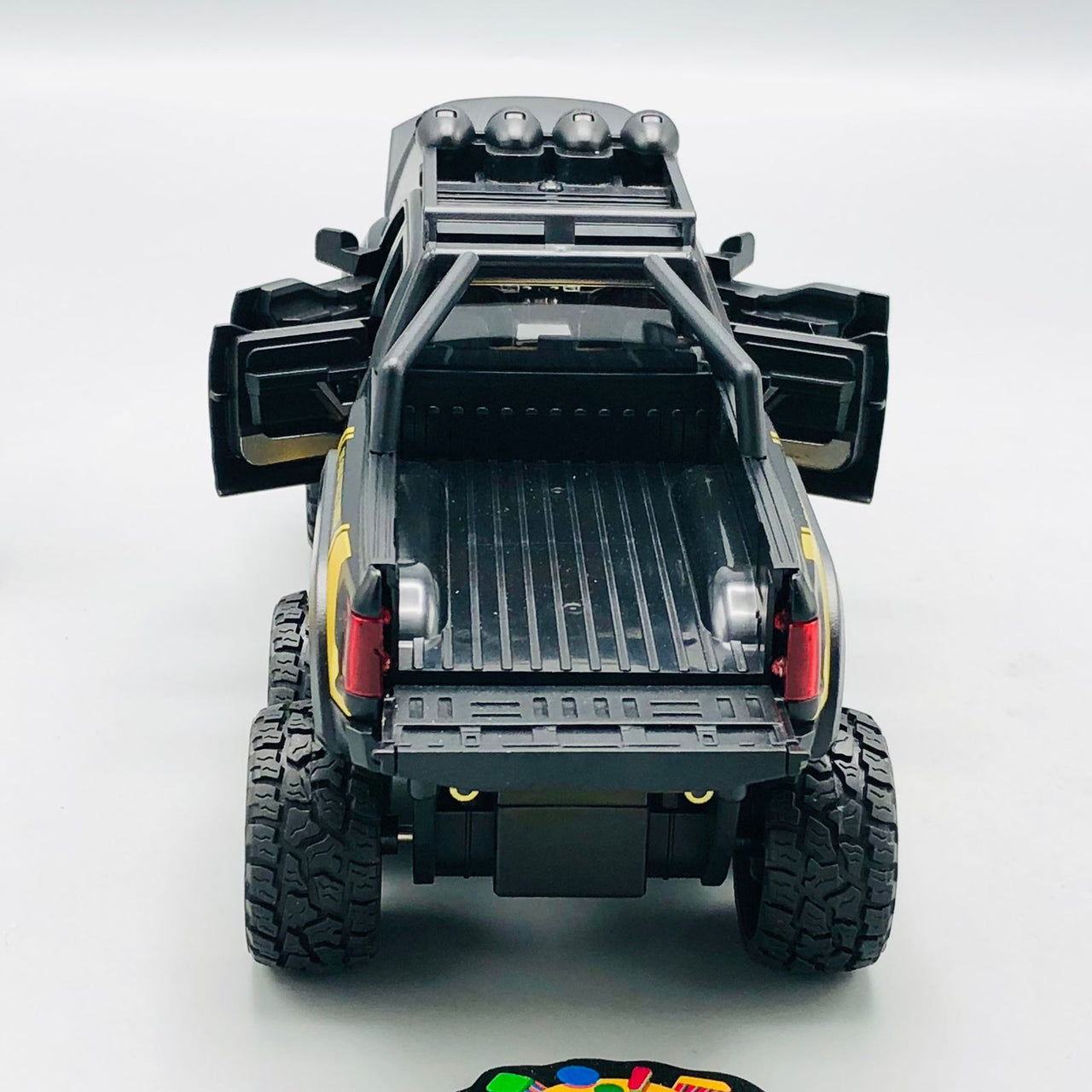 1:24 Diecast Ford Raptor Off-Road Pickup Truck