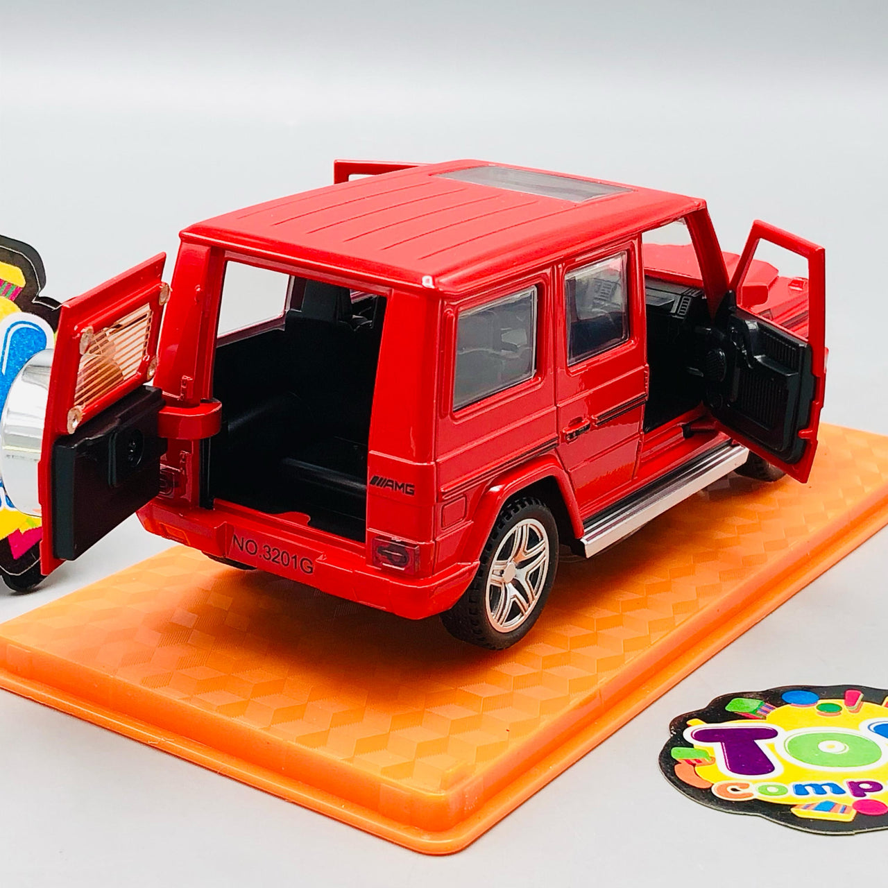 1:32 Diecast AMG G65 With Acrylic Display Box - Red