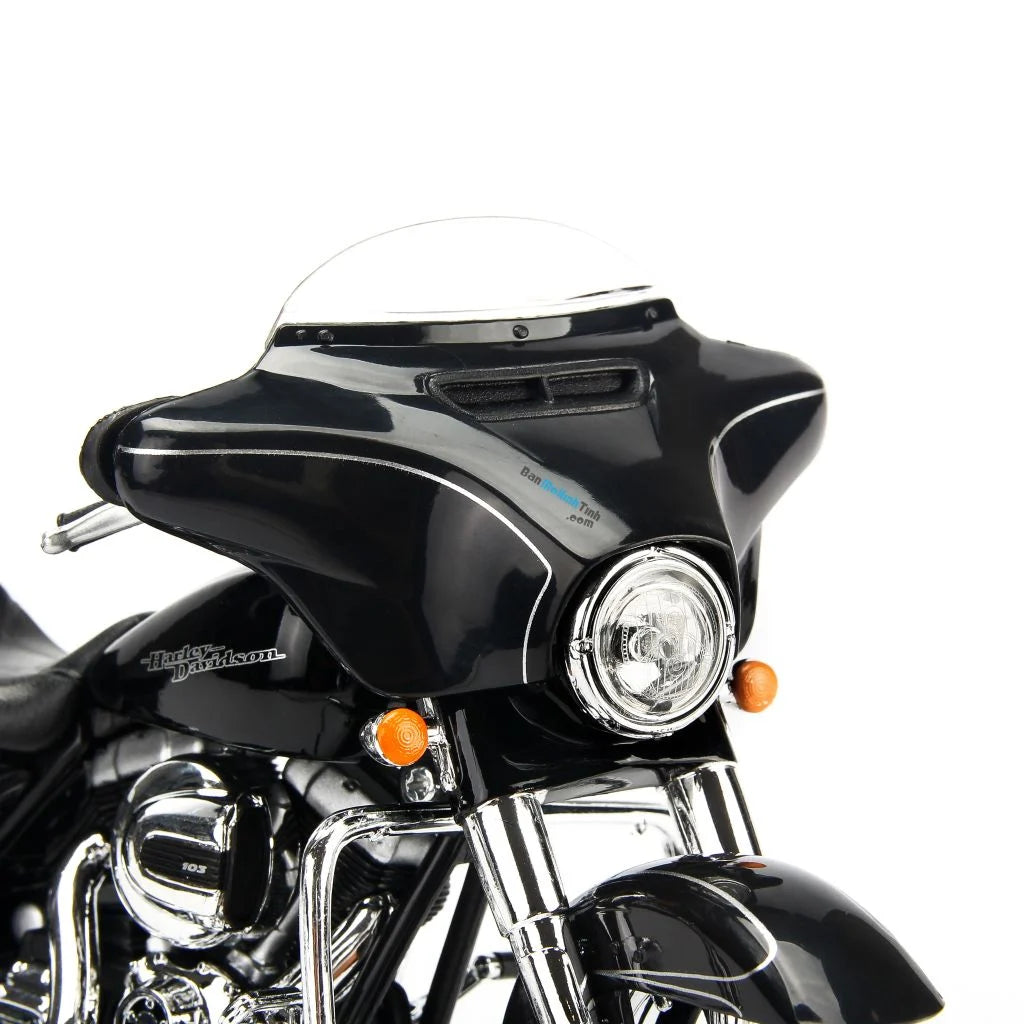 Maisto 1:12 Harley Davidson 2015 Street Glide Bike