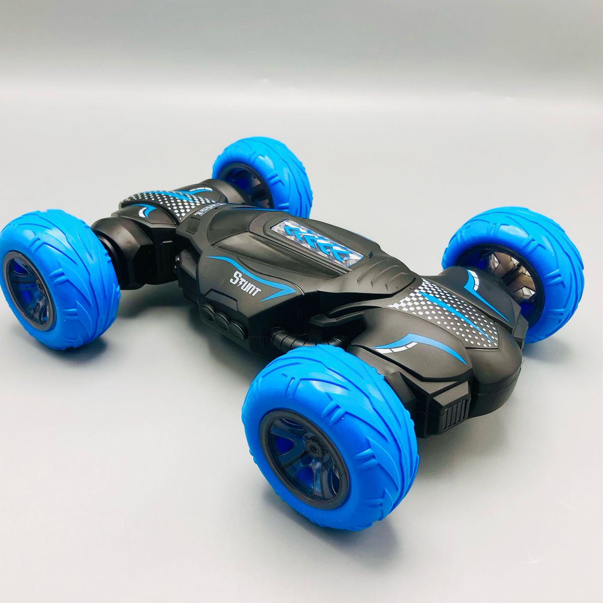 2.4GHz RC Wireless Action Stunt Car With Lights
