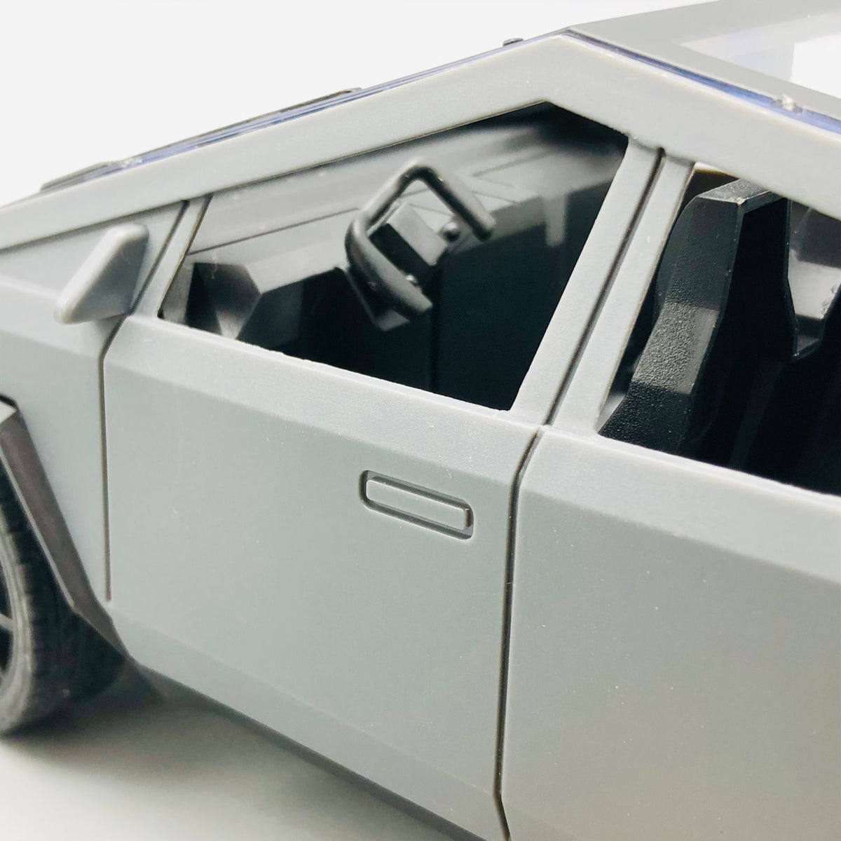 1:14 RC Tesla Cyber Pickup Truck With Headlights