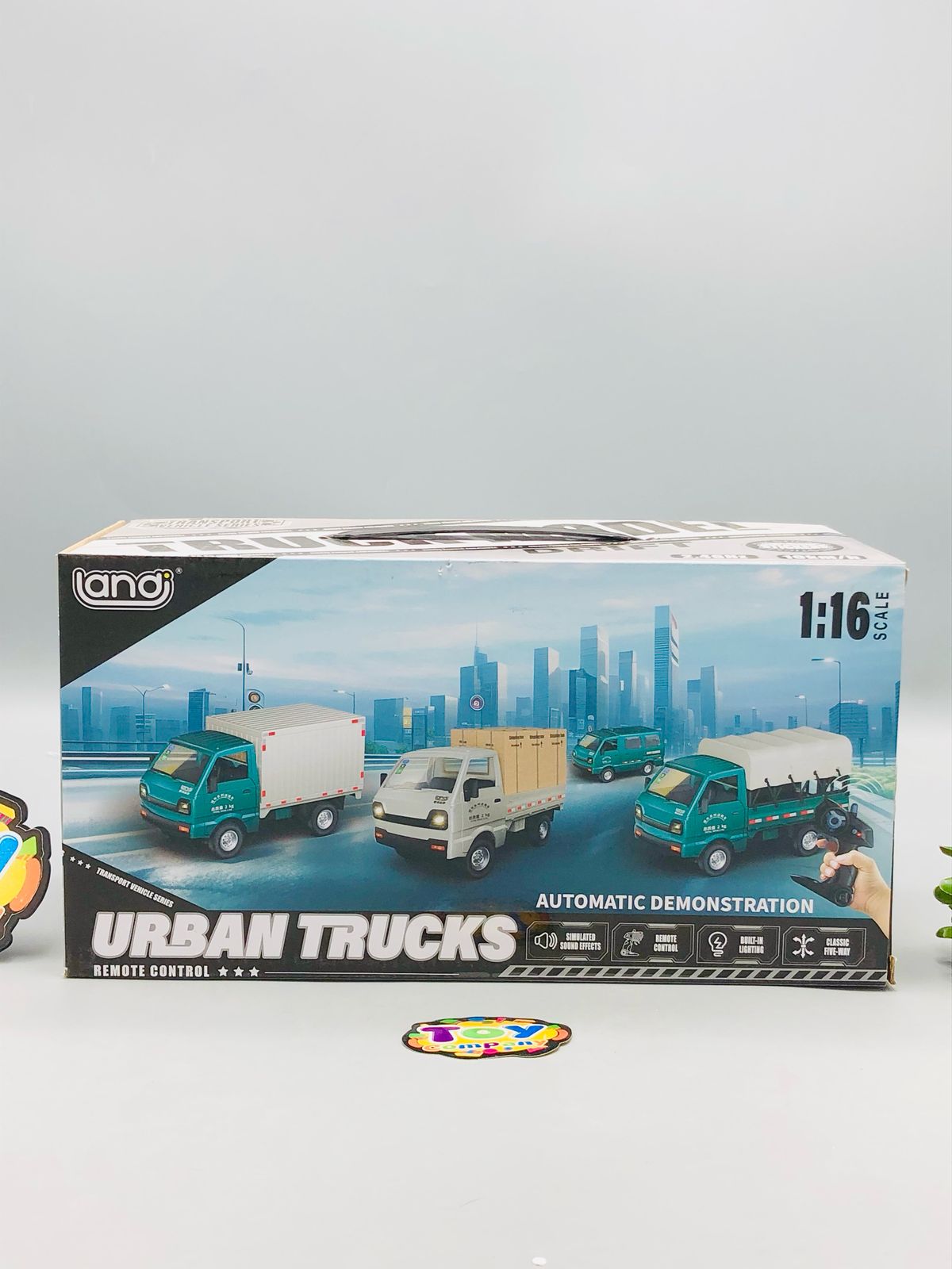 1:16 2.4GHz RC Urban Crawler Van With Lights