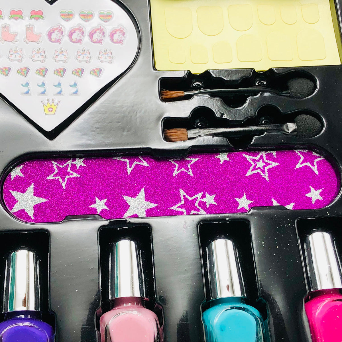22Pcs Realistic Glorious Cosmetic Briefcase