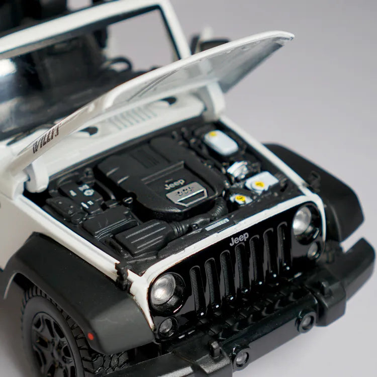 Maisto 1:18 Diecast 2014 Jeep Wrangler