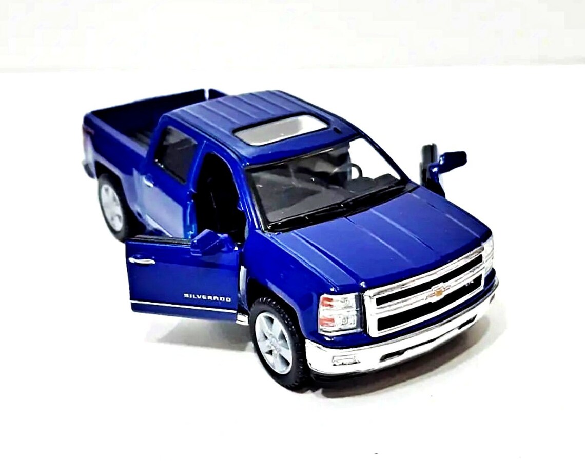 1:46 Kinsmart 2014 Chevrolet Silverado