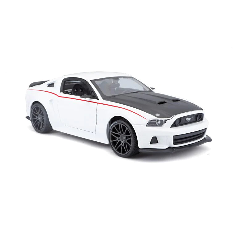 Maisto 1:24 Diecast Ford Mustang Street Racer