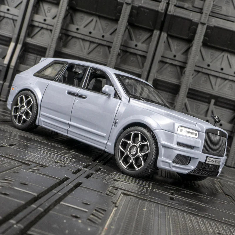 1:32 Diecast Rolls Royce Cullinan With Trailer
