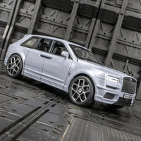 1:32 Diecast Rolls Royce Cullinan With Trailer