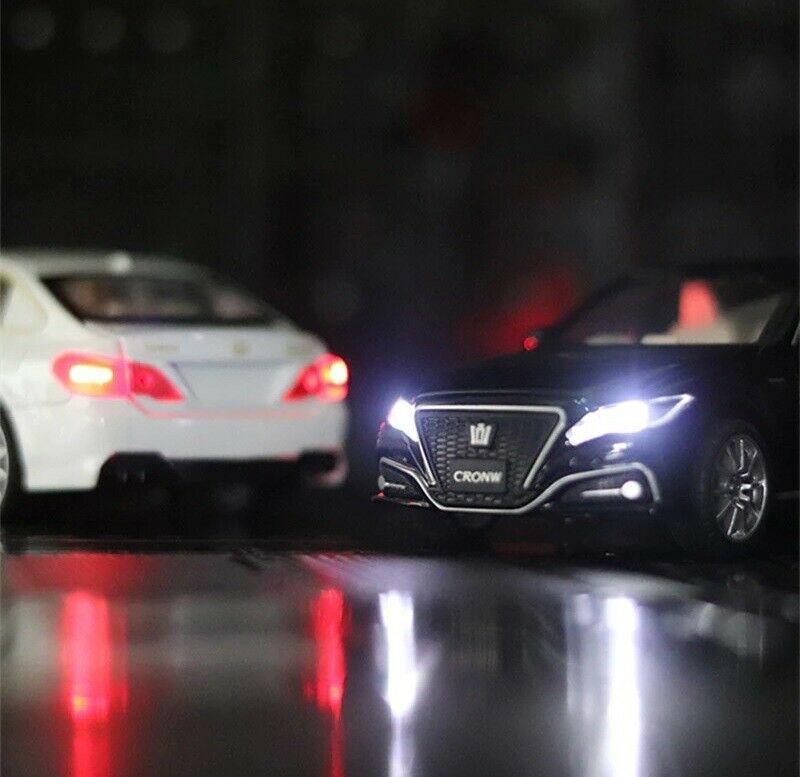 Diecast Toyota Crown Scale 1:32