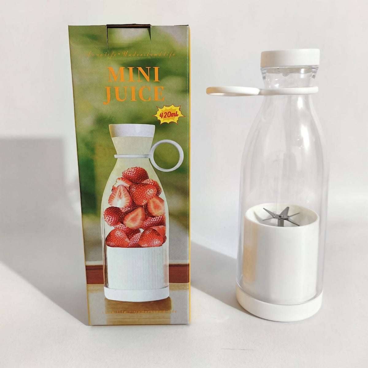 Electric Mini Portable Juicer With USB Charger