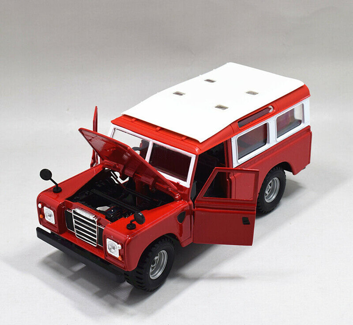 Bburago 1:24 Diecast Land Rover Series II