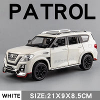 1:24 Diecast Nissan Patrol SUV Model Car With Smoke