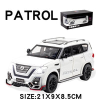1:24 Diecast Nissan Patrol SUV Model Car With Smoke