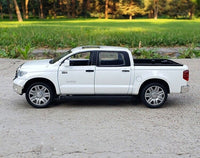 1:32 Diecast Toyota Tundra Pickup Model