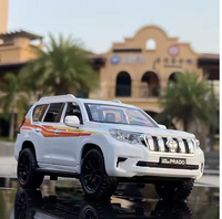 1:32 Diecast Land Cruiser Prado