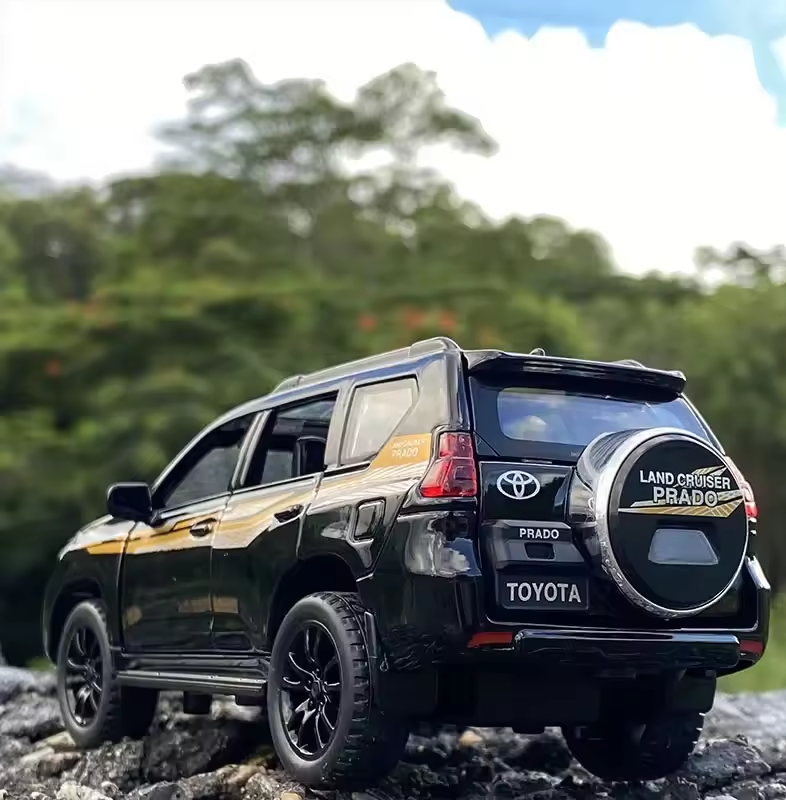 1:32 Diecast Land Cruiser Prado