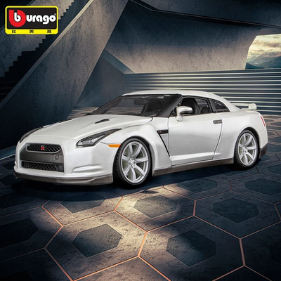Bburago 1:18 2009 Nissan GT-R R35 Model