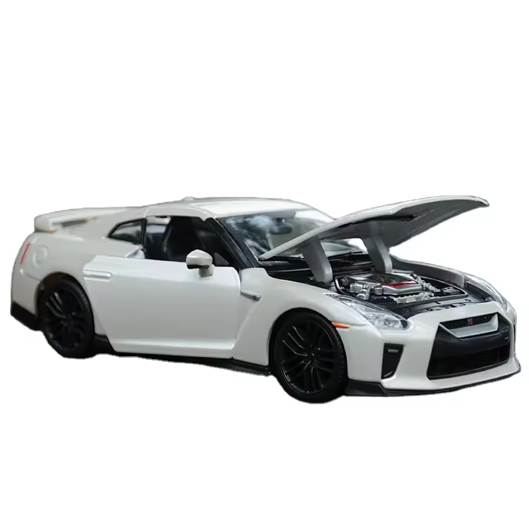 Bburago 1:24 2017 Nissan GT-R Model