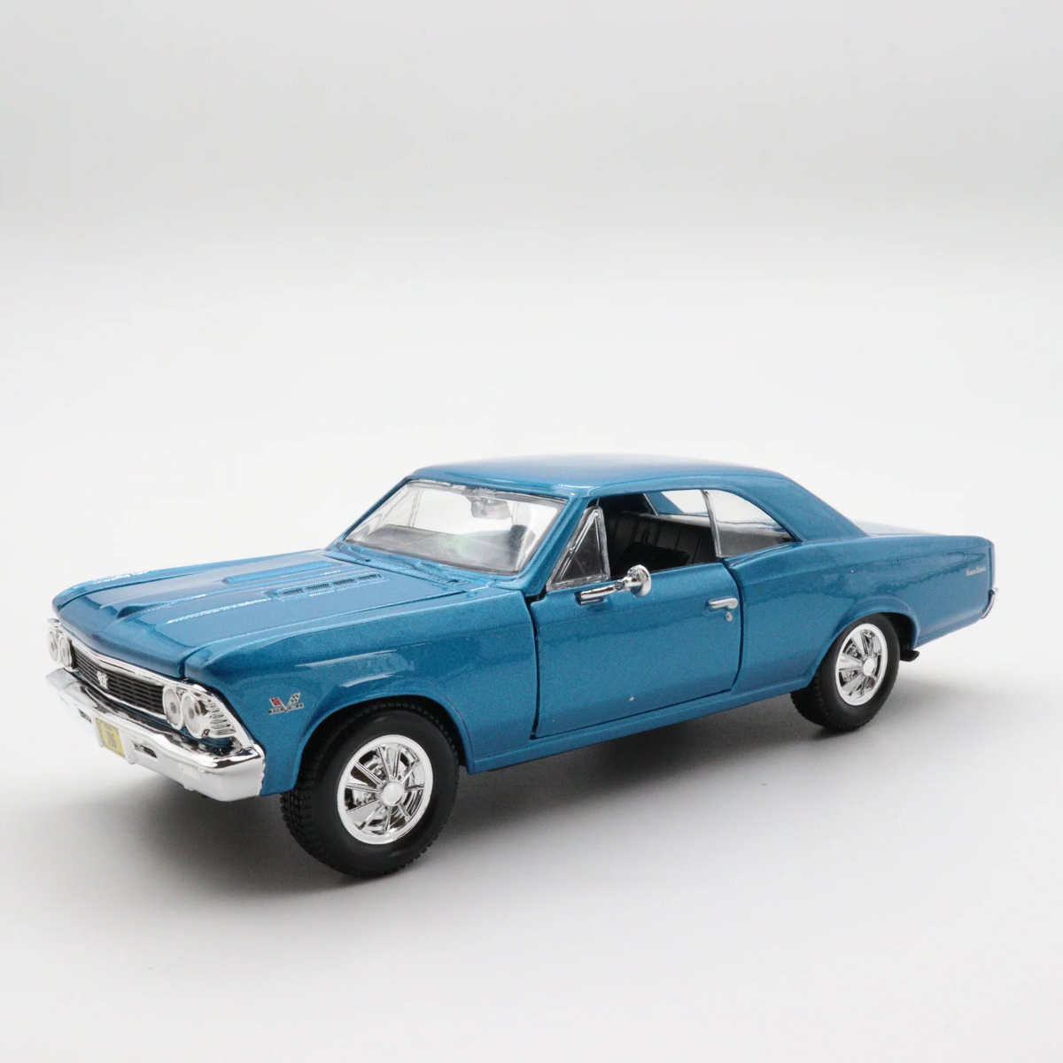 Maisto 1:24 1966 Chevrolet Chevelle SS 396 Model
