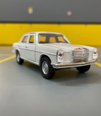 Welly 1:24 Diecast Mercedes Benz 220 Car Model