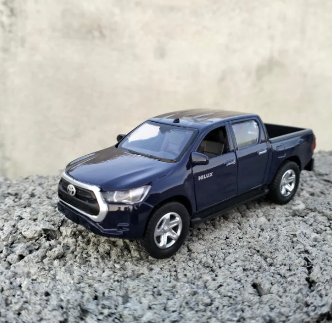1:32 Diecast Hilux Rocco/Revo Model Car