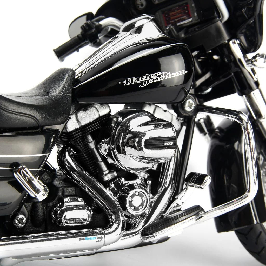 Maisto 1:12 Harley Davidson 2015 Street Glide Bike