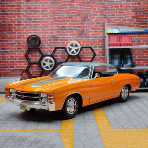 Maisto 1:18 1971 Chevrolet Chevelle SS 454 Sport Model